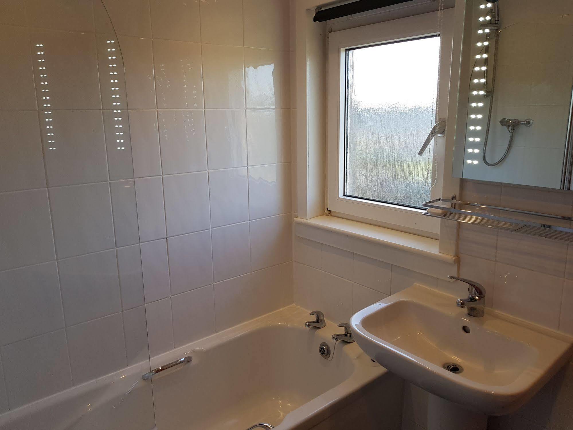 Workforce Property Kirk of Shotts Exteriér fotografie